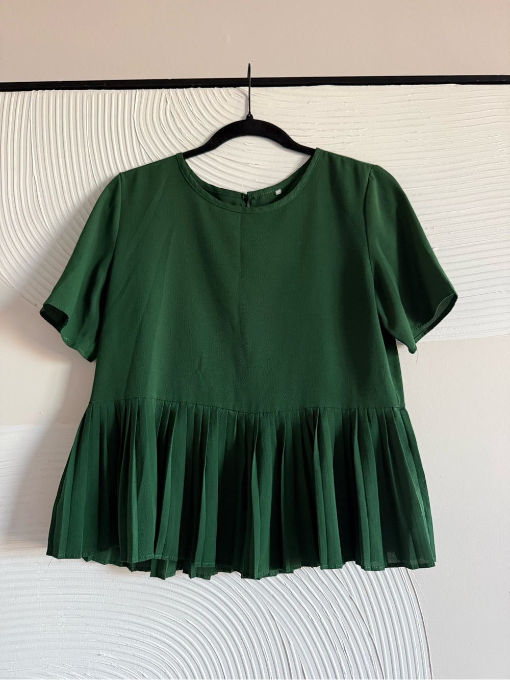 Women's Dark Green Pleated Hem Short Sleeve Top
